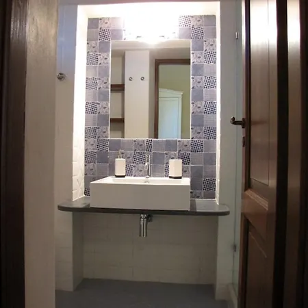 Ericussa, Sulla Con Vista Mare *