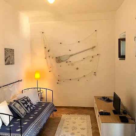 Ericussa, Sulla Con Vista Mare Acquacalda