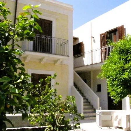 Ericussa, Sulla Con Vista Mare *