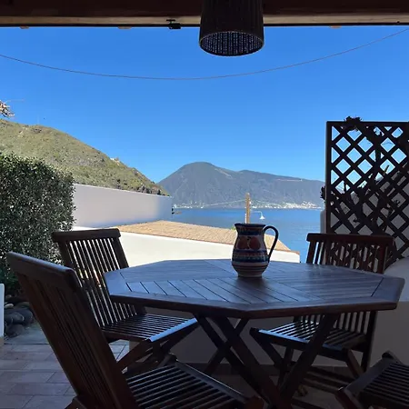 Casa vacanze Ericùssa, Sulla Con Vista Mare Acquacalda