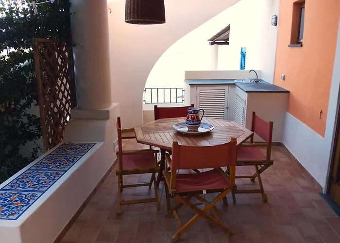 Ericussa, Sulla Con Vista Mare *